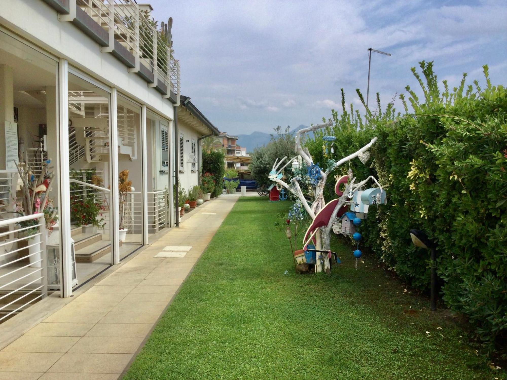Danio Beach House Lido di Camaiore Extérieur photo